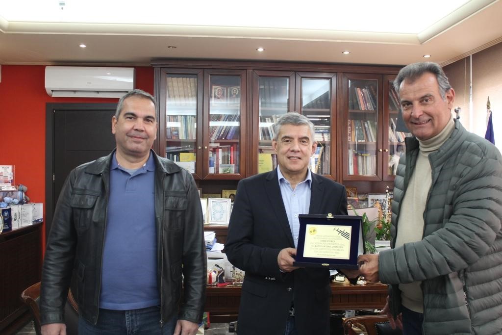 Τιμήθηκε για την προσφορά του στον Αερομοντελισμό