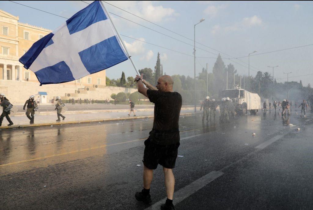 Επεισόδια στη συγκέντρωση των αντιεμβολιαστών