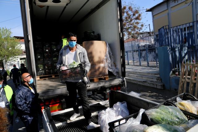 "Πασχαλινό" πακέτο στους 5.000 κατοίκους της καραντίνας