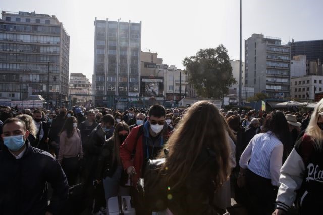 Εξοδος - μαμούθ για το Πάσχα