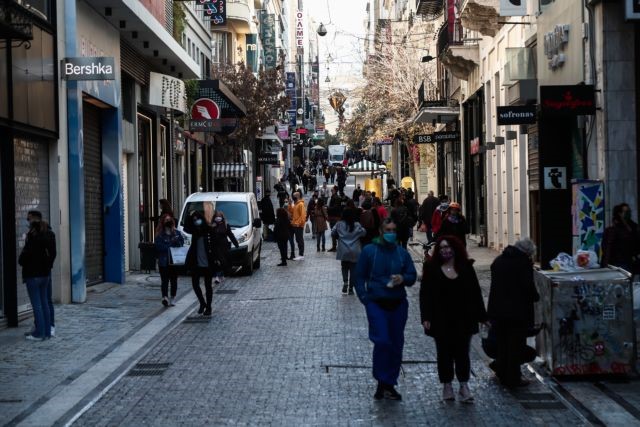 Πάνω από 8.000 τα ενεργά κρούσματα