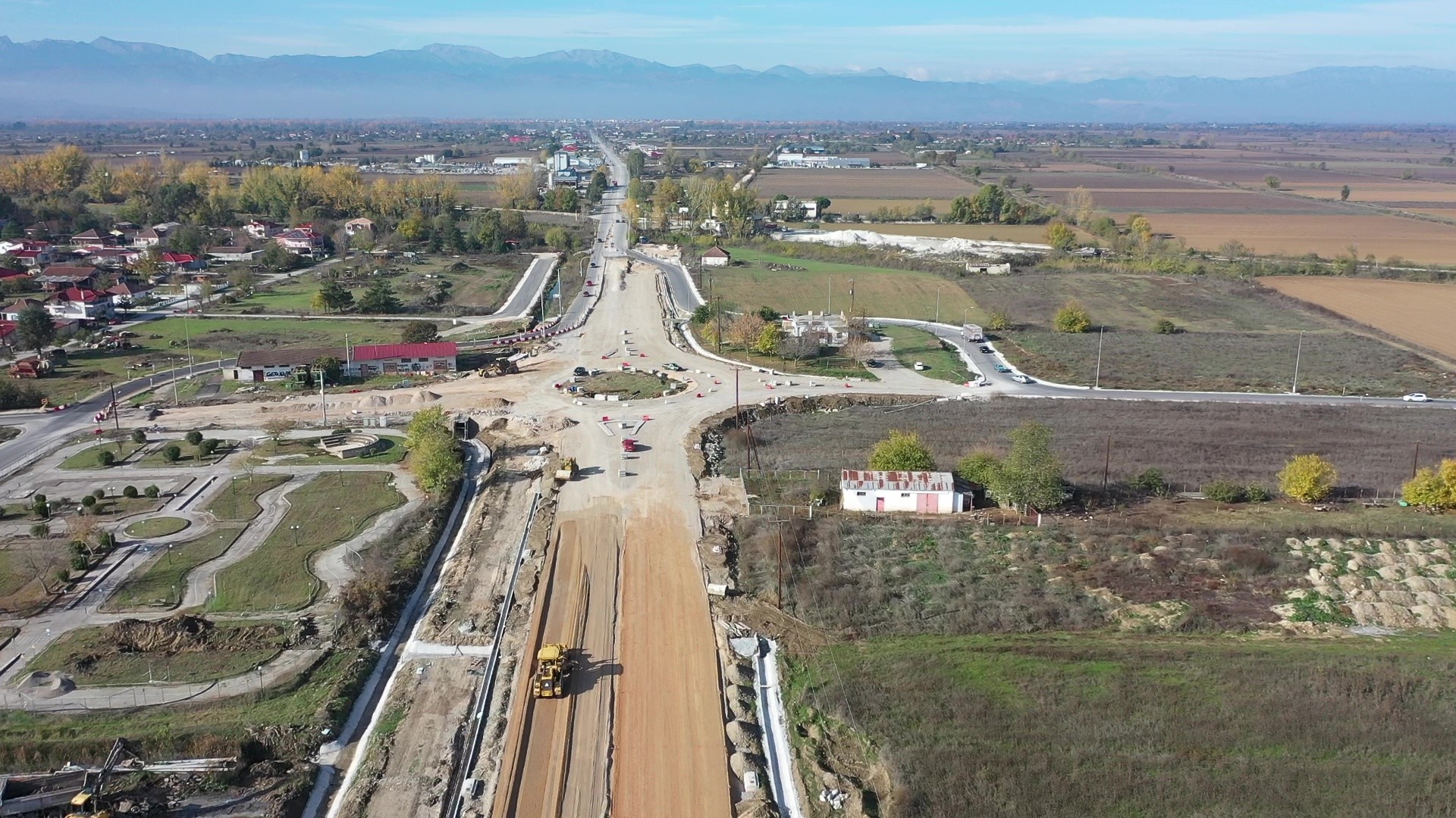 O πρώτος κυκλικός κόμβος στην είσοδο της Καρδίτσας – Δέλτα