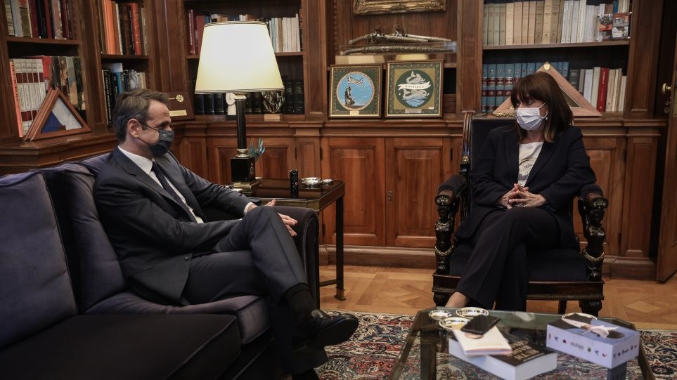 Απάντηση στους αντιεμβολιαστές με άρθρο του Συντάγματος