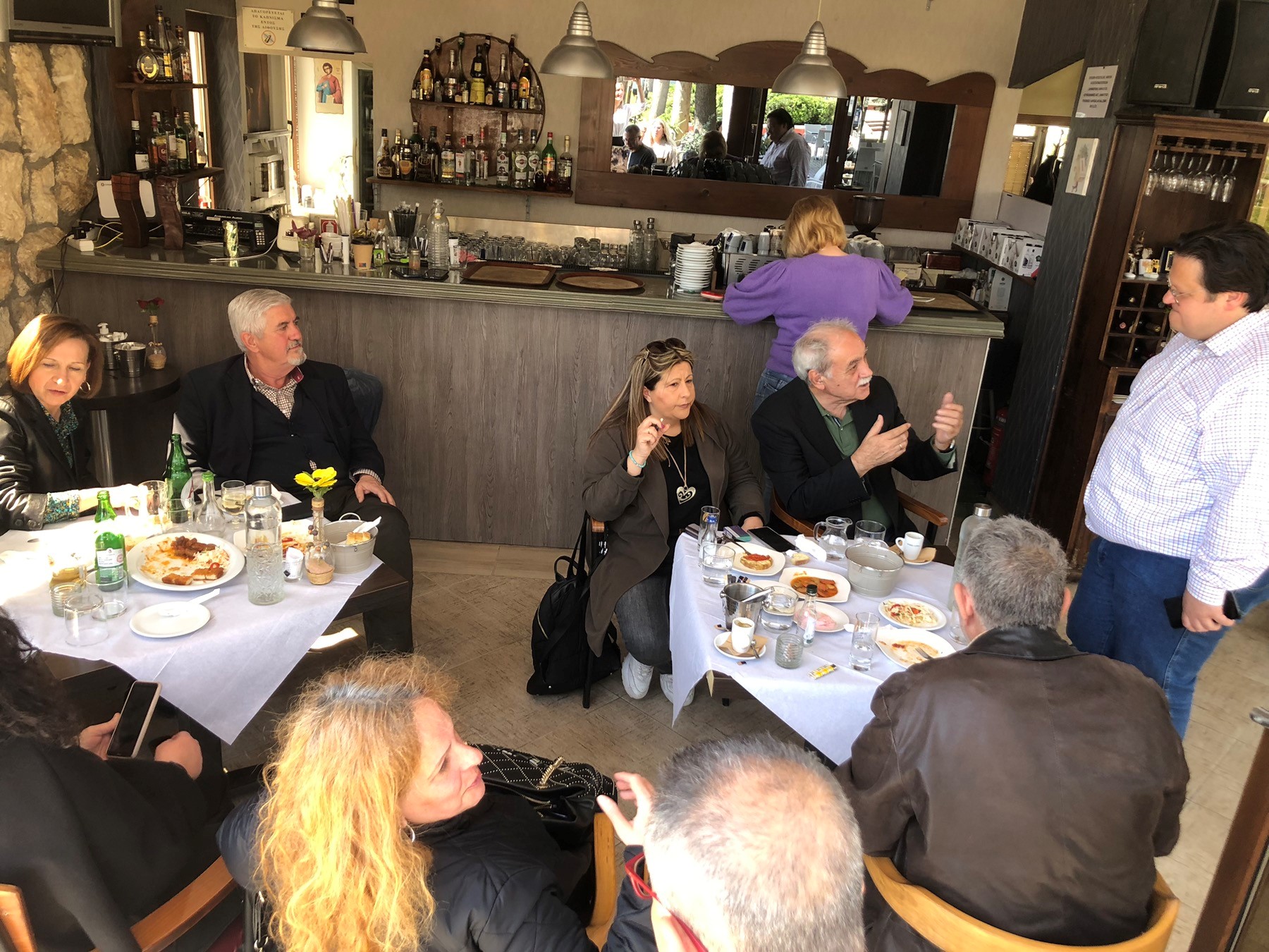 Σε Ζάππειο, Νέες Καρυές και Νίκαια