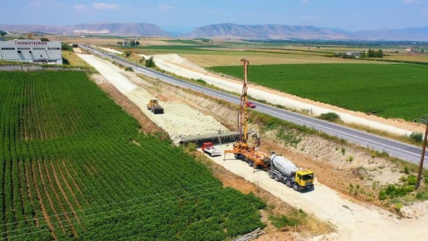 Σε εξέλιξη οι εργασίες στην ε.ο. Λάρισας - Τρικάλων