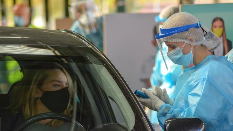 Oκτώ θετικά δείγματα από τα rapid tests
