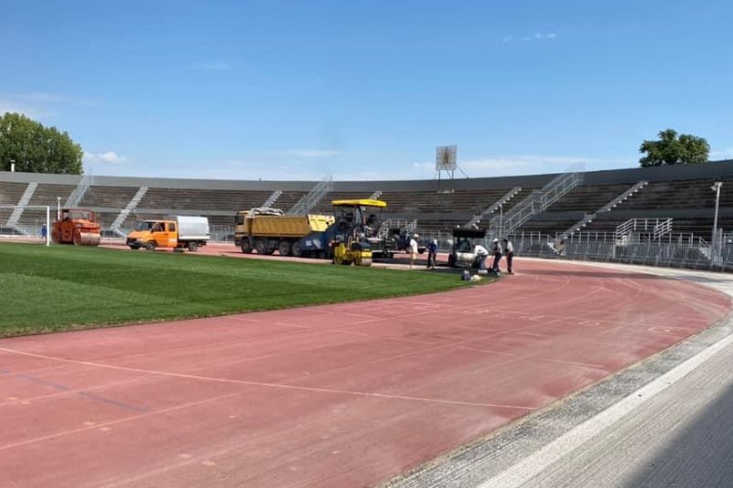 Eργα για το ταρτάν στο δημοτικό στάδιο