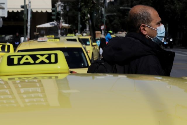 Αυξάνεται ο αριθμός των επιβατών σε ΙΧ και ταξί
