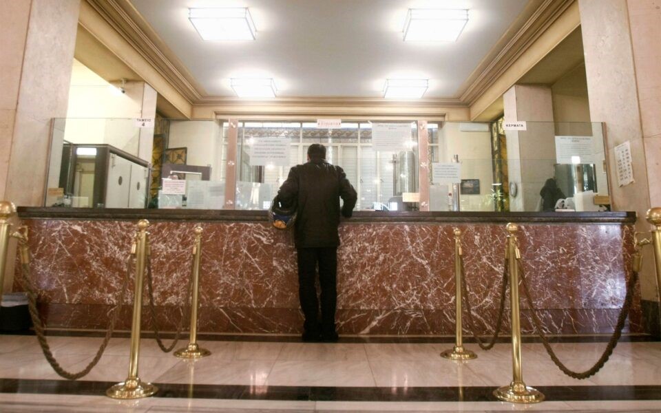 Διαγραφή χρεών για 100.000 οφειλέτες