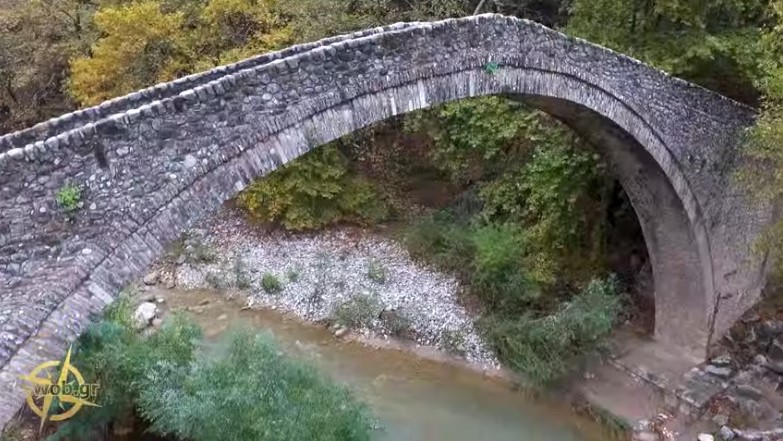 Το πέτρινο τοξωτό γεφύρι του Πορταϊκού ποταμού (Βίντεο)