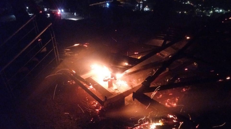 Εμπρηστές πυρπόλησαν πυροφυλάκιο σε άλσος