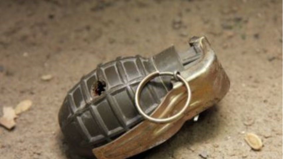 Εντοπίστηκαν 5 στρατιωτικές χειροβομβίδες σε παλιό σπίτι 