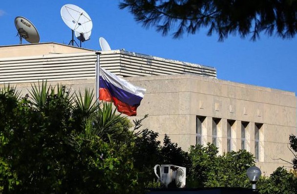 Απειλές από την Ρωσική Πρεσβεία μετά την απέλαση διπλωματών