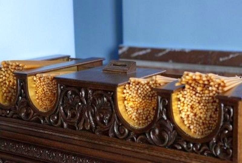 Ιερόσυλοι έκλεψαν εικόνες από ναό νεκροταφείου