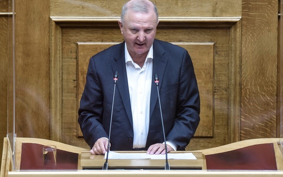 "Φλέρταρε" με τη διαγραφή ο Σάκης Παπαδόπουλος