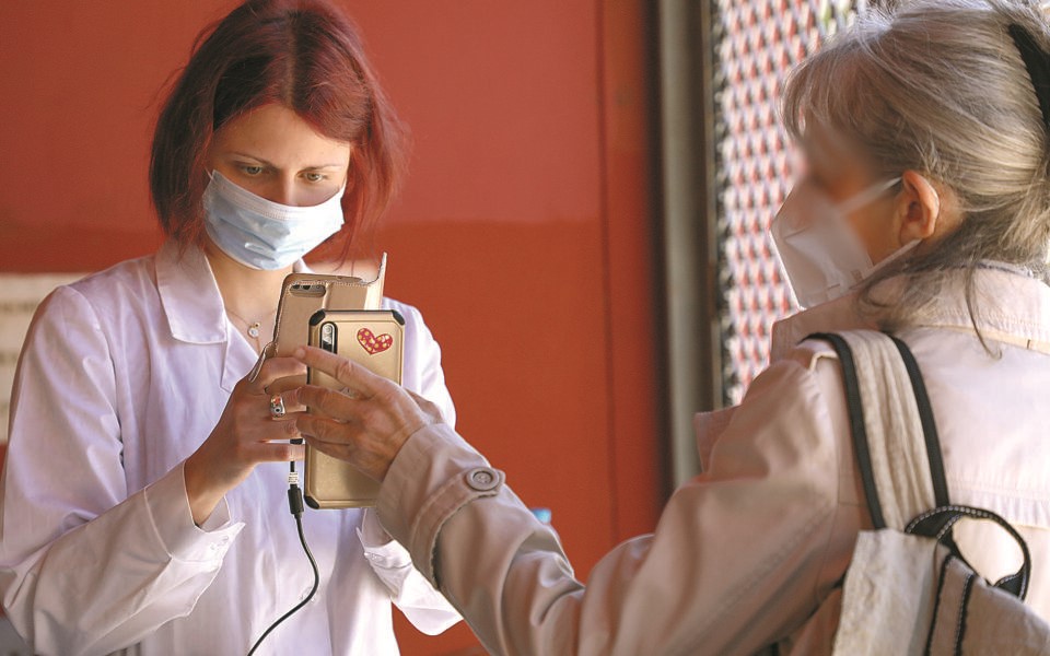 Ανανέωση πιστοποιητικού μόνο με τρίτη δόση