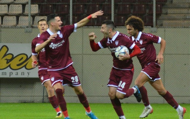 Σε απολογία για ρατσιστικά συνθήματα