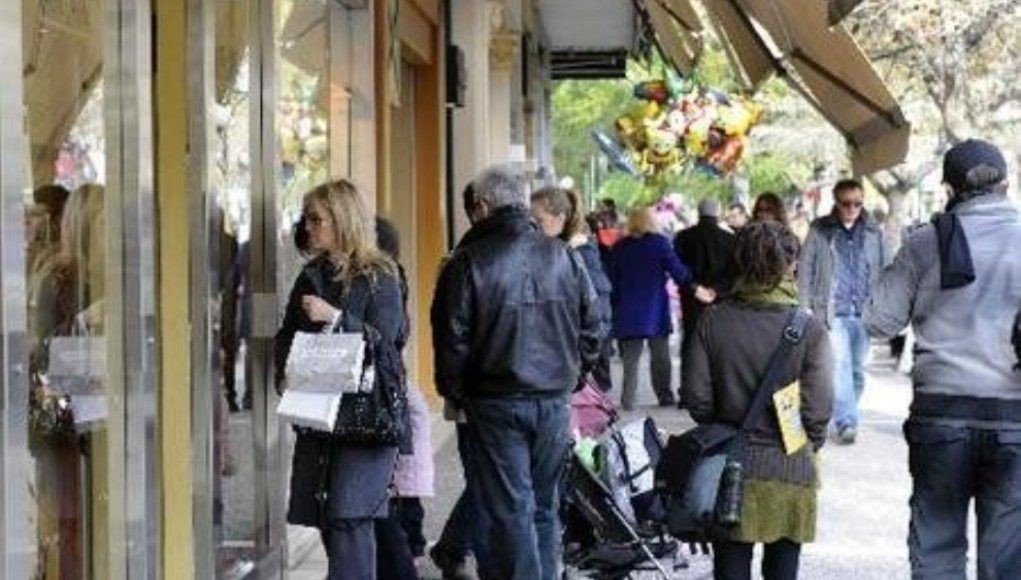 Χειμερινό ωράριο στα εμπορικά της Λάρισας