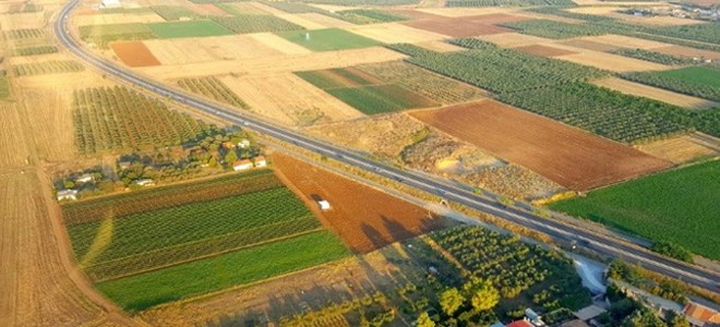 «Μπαλάκι» οι ευθύνες για τις μη πληρωμές αγροτών