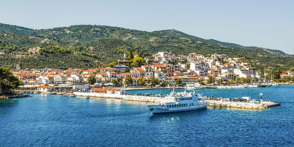 "Βουλιάζει" από τουρίστες η Μαγνησία 