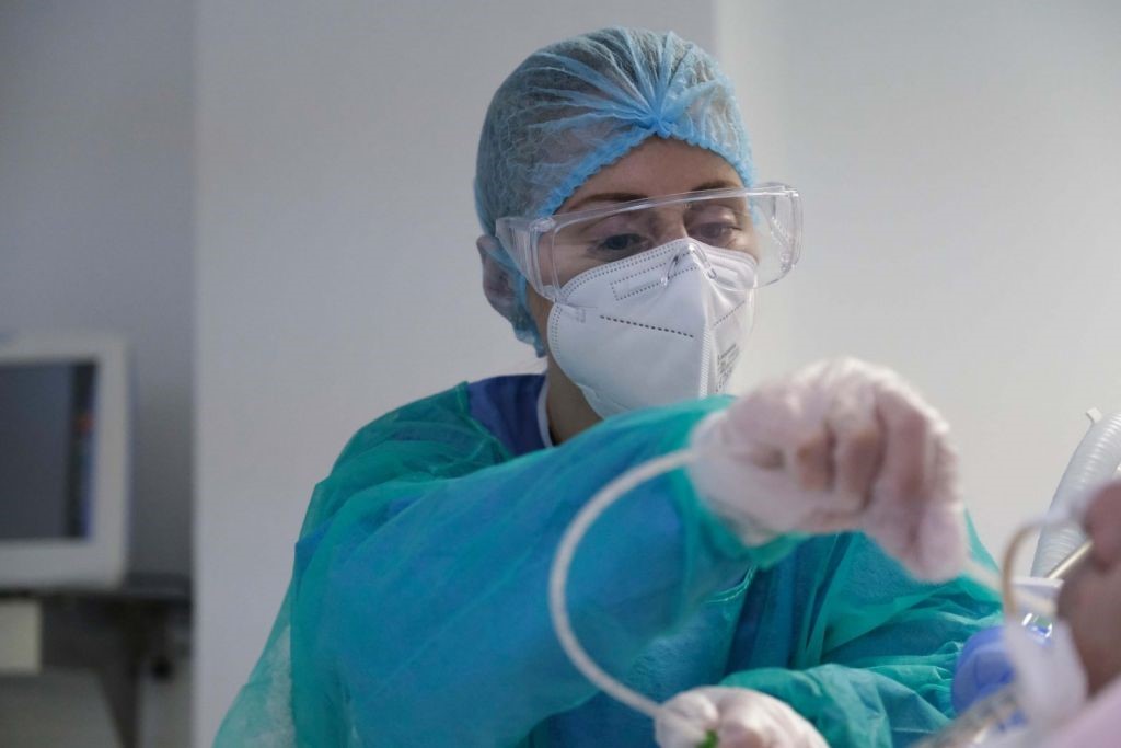 17χρονος είναι διασωληνωμένος στον Ερυθρό Σταυρό