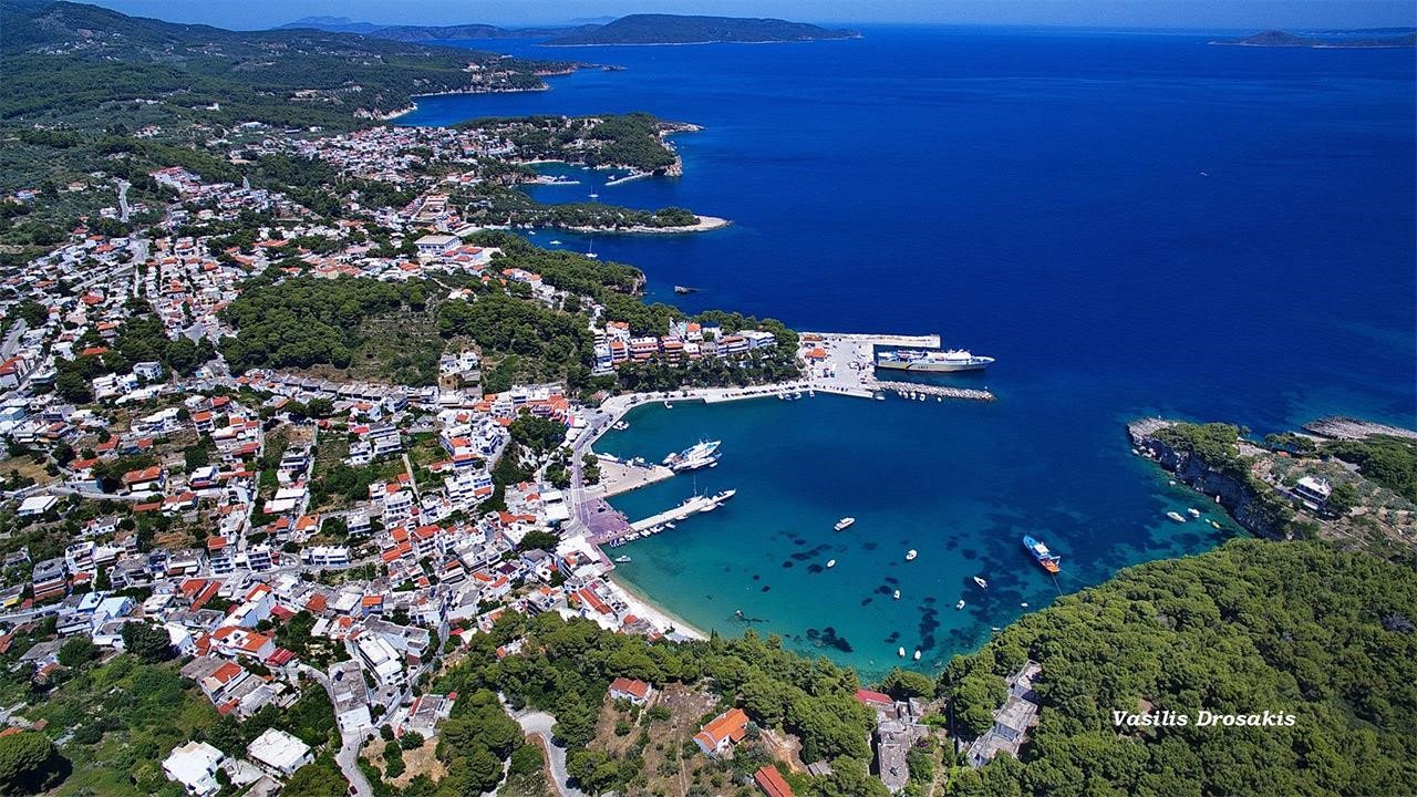 O δήμαρχος σε ρόλο οδηγού ασθενοφόρου