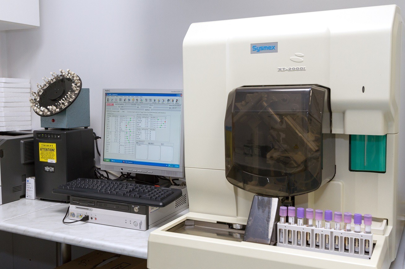 Νέο μηχάνημα μοριακού ελέγχου στο Πανεπιστημιακό