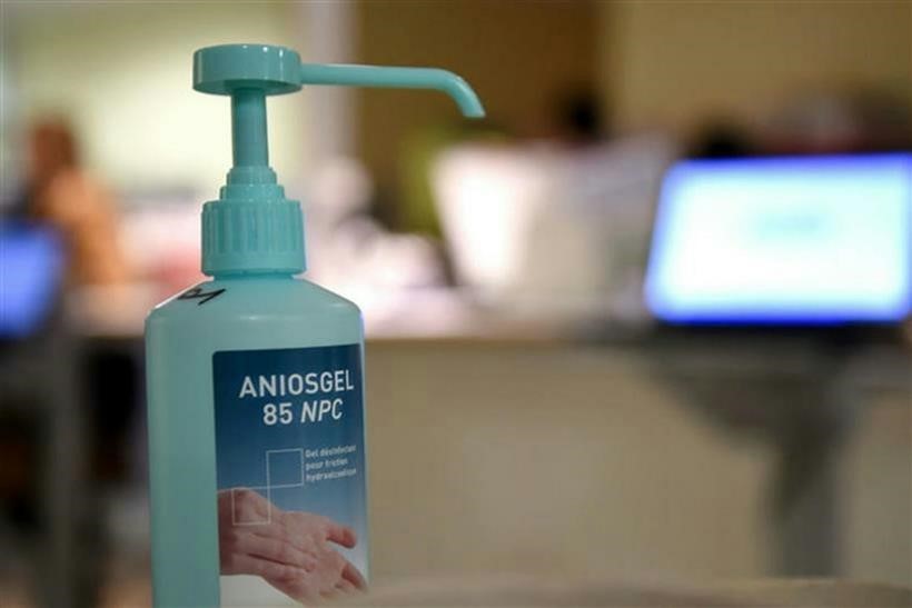 Ξεκινά η παρασκευή αντισηπτικών από κατασχεμένο αλκοόλ