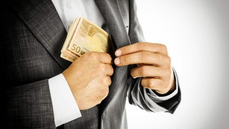 Σπείρα εξαπατούσε πλούσιους με "κέρδη" 600.000 ευρώ