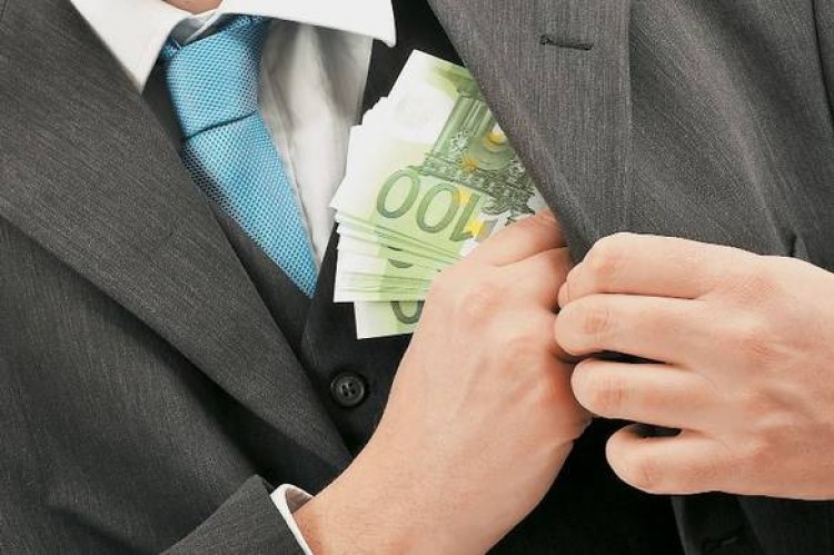 Απατεώνας εξαπάτησε επιχειρηματίες στον Βόλο