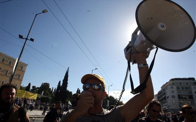 Σε απεργιακό κλοιό την Τρίτη η χώρα