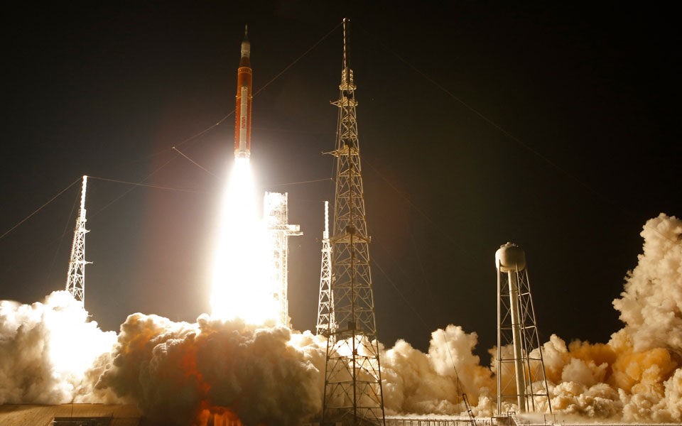 Εκτοξεύτηκε η αποστολή με προορισμό τη Σελήνη