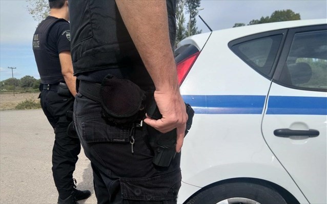 Έρευνα για ειδικό φρουρό που προσήχθη για εκβίαση