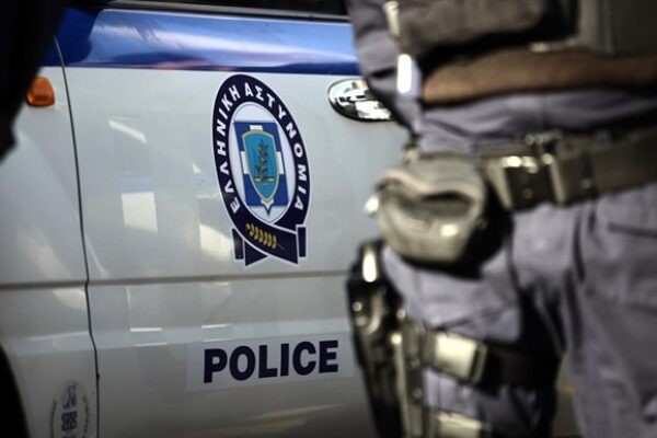 "Μαϊμού" υπάλληλοι της ΔΕΗ έκλεψαν 17.000 ευρώ