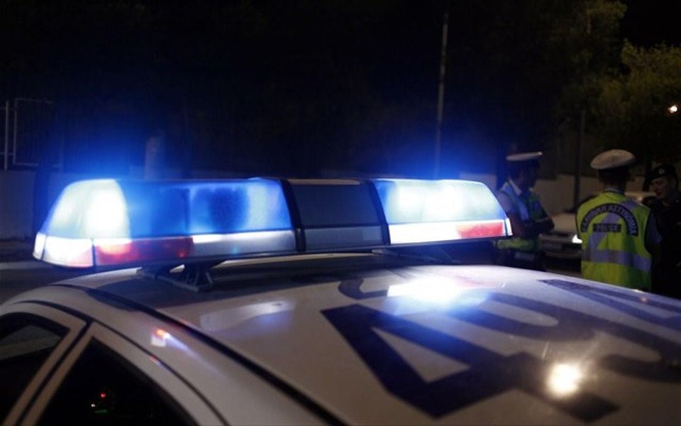 Απέσπασαν 2.000 ευρώ και 4 χρυσές λίρες από ηλικιωμένη
