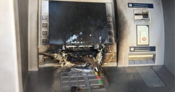 Εκαψαν δύο ΑΤΜ Τραπεζών