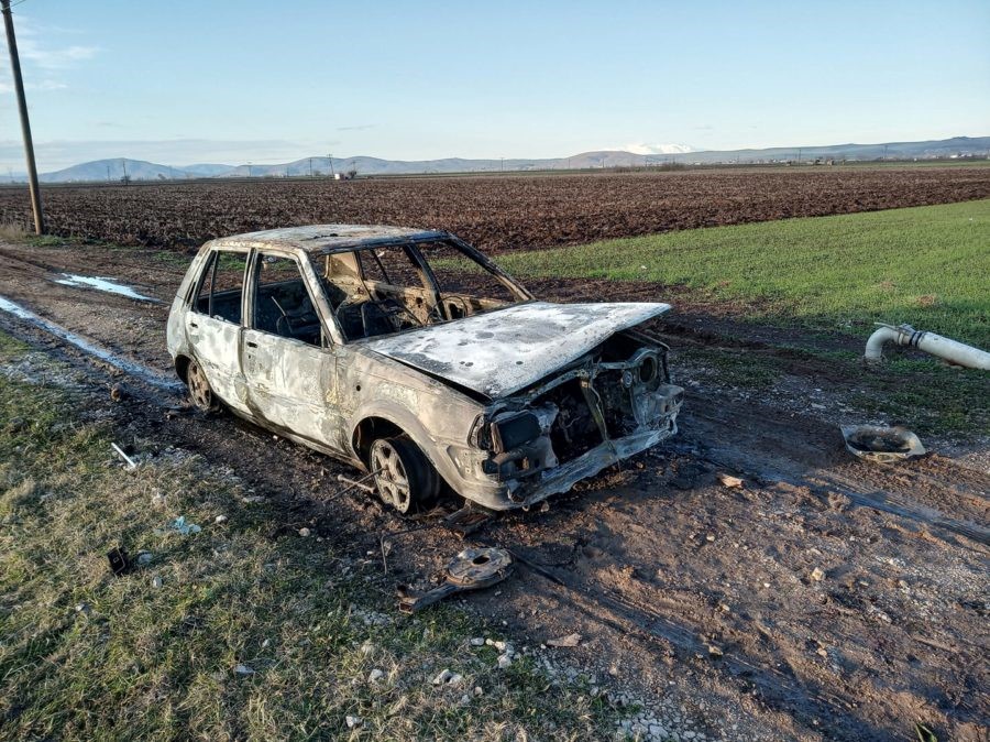 Εκλεψαν αυτοκίνητο και στη συνέχεια το ...έκαψαν!