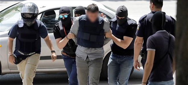 «Καθαρά» τα όπλα των δύο συλληφθέντων