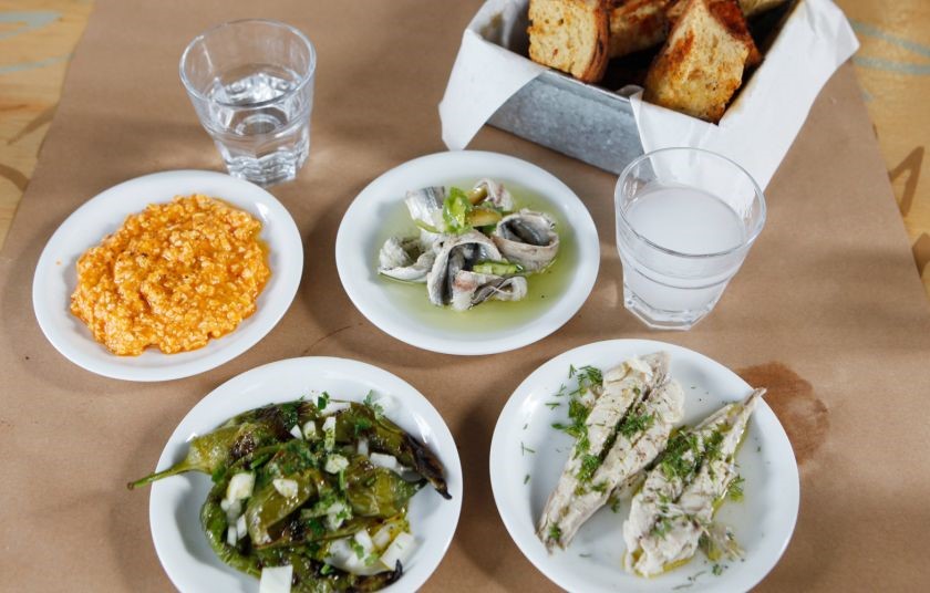 "Σήκωσε" … τον εξοπλισμό τσιπουράδικου στην Αγριά