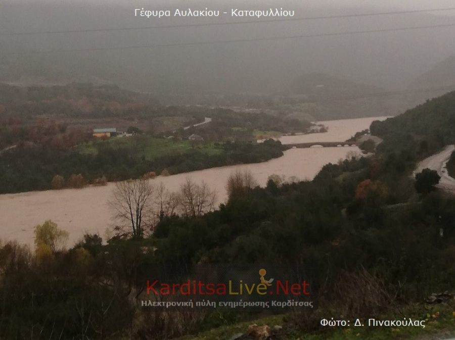 Ανεβαίνει συνεχώς η στάθμη σε ποτάμια από τις βροχές