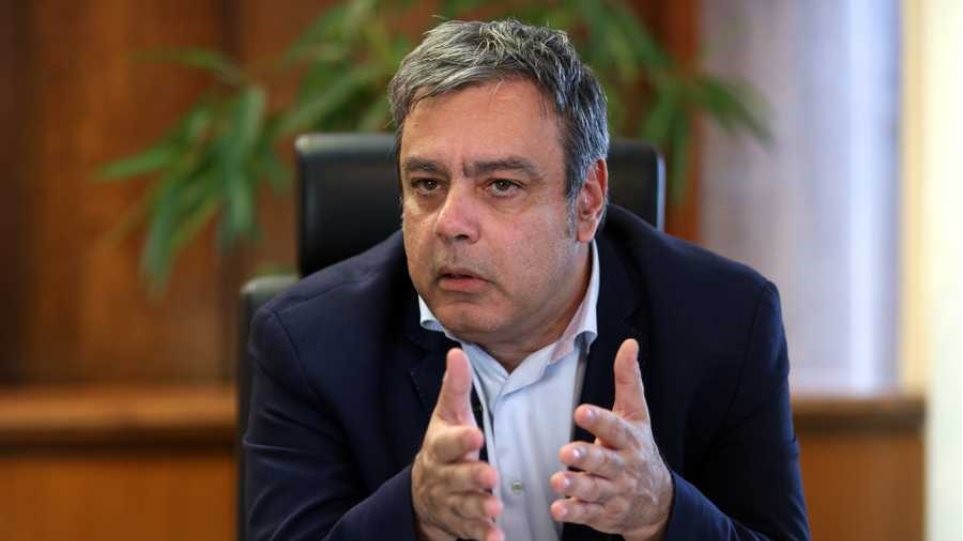 Βερναρδάκης για Κεραμέως: Είναι η "Πισπιρίγκου της Παιδείας";