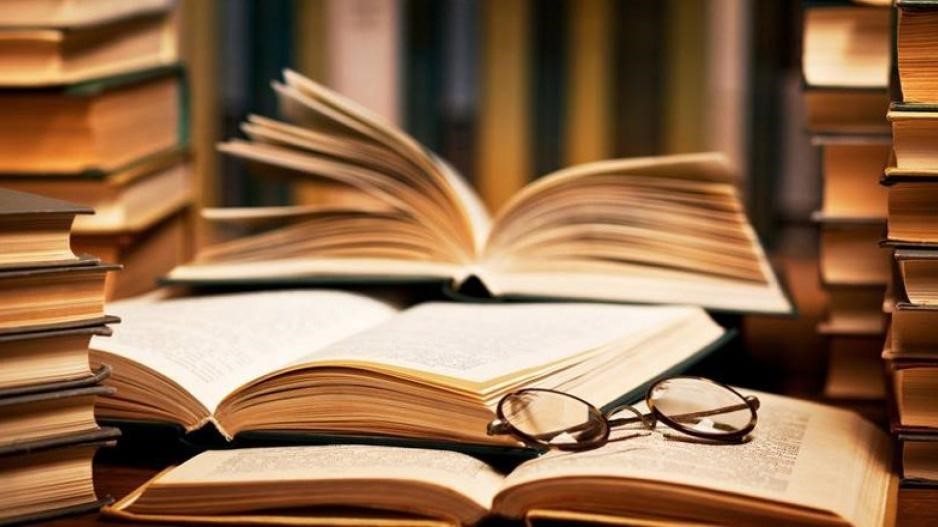 Κατ' οίκον παράδοση βιβλίων σε ηλικιωμένους