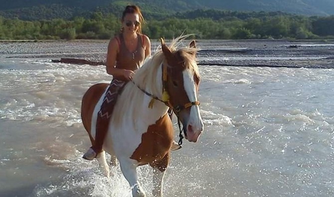 Η Καλαμπακιώτισσα γητευτής των αλόγων