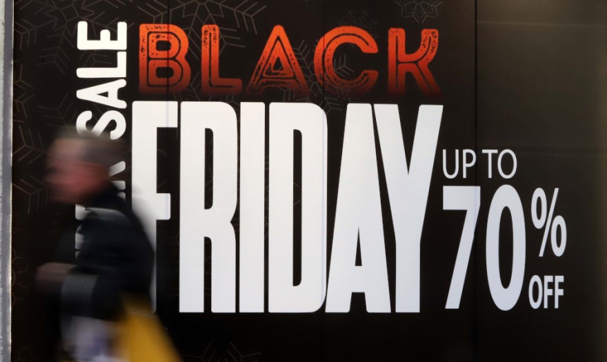 Οι έμποροι περιμένουν την Black Friday