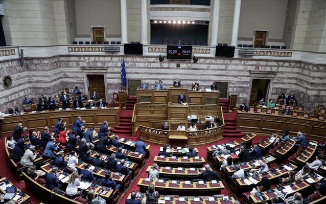 Yψηλοί τόνοι για τη Μόρια