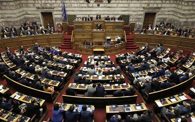 Κατατέθηκε το πολυνομοσχέδιο για ΟΤΑ και άσυλο
