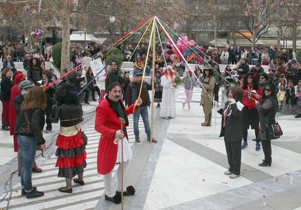 Αποκριάτικο γλέντι στην κεντρική πλατεία Λάρισας