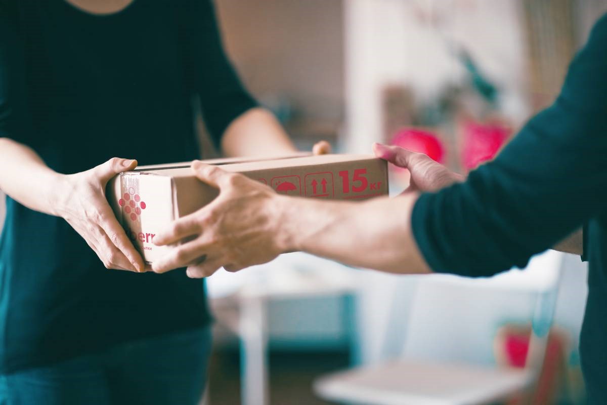 Υπάλληλος ταχυμεταφορικής κατηγορείται για υπεξαίρεση