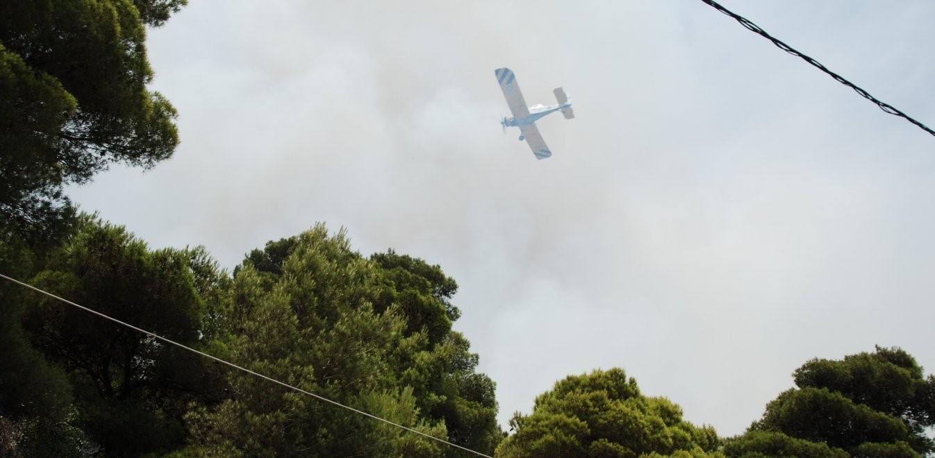 Φωτιά στην Κέρκυρα απειλεί κατοικημένες περιοχές