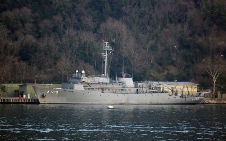 Στο Αιγαίο με κλειστό τον πομπό το «Τσεσμέ»